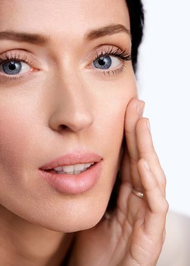 soins-anti-âge-quelle-est-la-différence-entre-une-crème-et-un-sérum