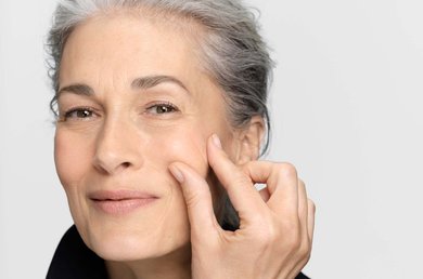 itchy-skin-dry-skin-how-does-my-skin-change-during-menopause