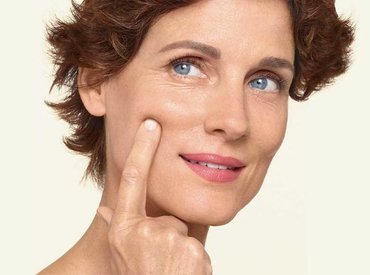Comment aider ma peau pendant la ménopause ? Les meilleurs conseils pour trouver une crème visage adaptée.