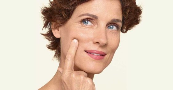 Hoe help ik mijn huid in de menopauze? Beste tips voor een goede huidverzorgingsroutine